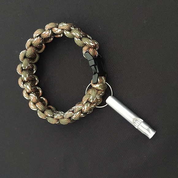 Survival Bracelet and Whistle (NEW) - Picture 1 of 8